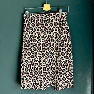 Maeve ANTHROPOLOGIE leopard print knee length pencil skirt